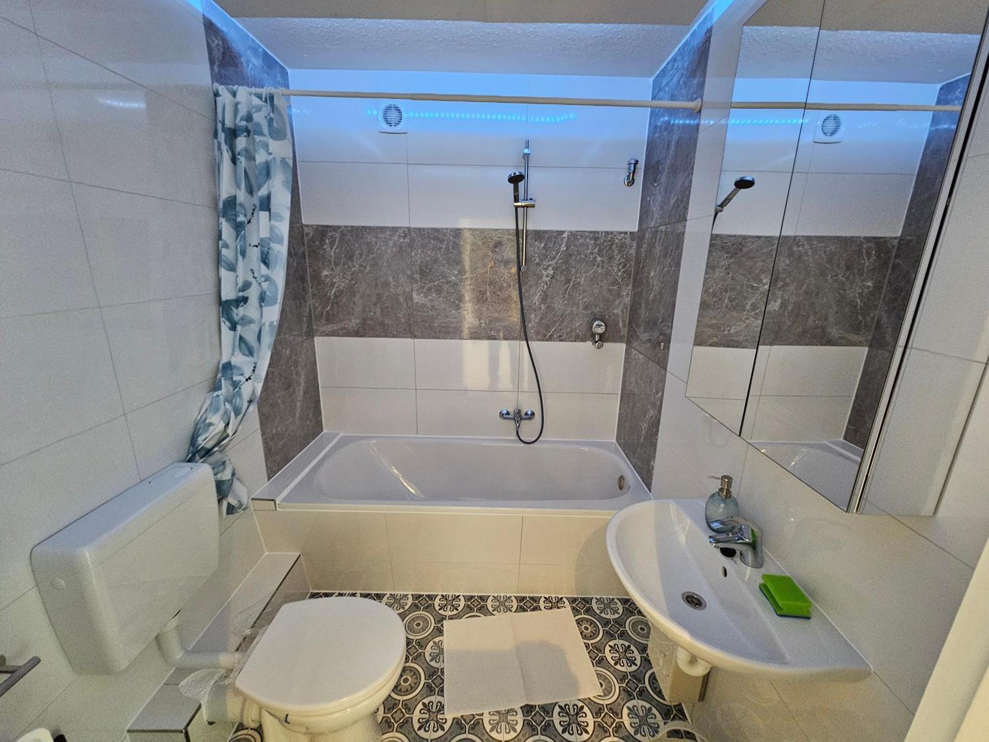 Duisburg Zentral Nord Appartement Buitenkant foto